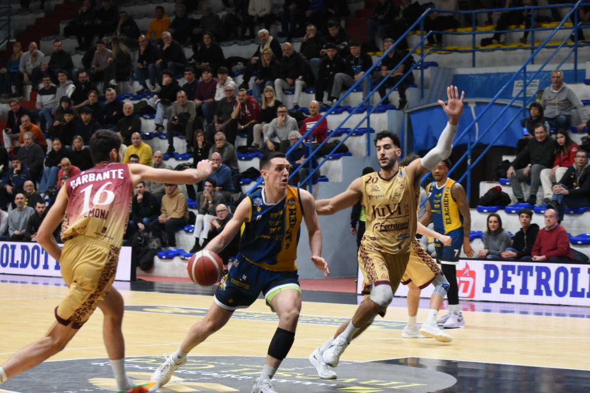 Basket, serie B: via un altro pezzo. Anche Taflaj non resta in gialloblù