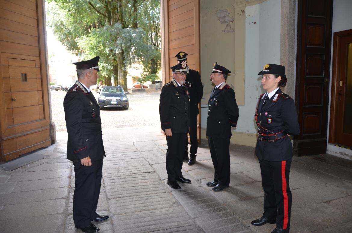 Il generale dei carabinieri Giuseppe De Riggi in visita al comando provinciale di Pavia