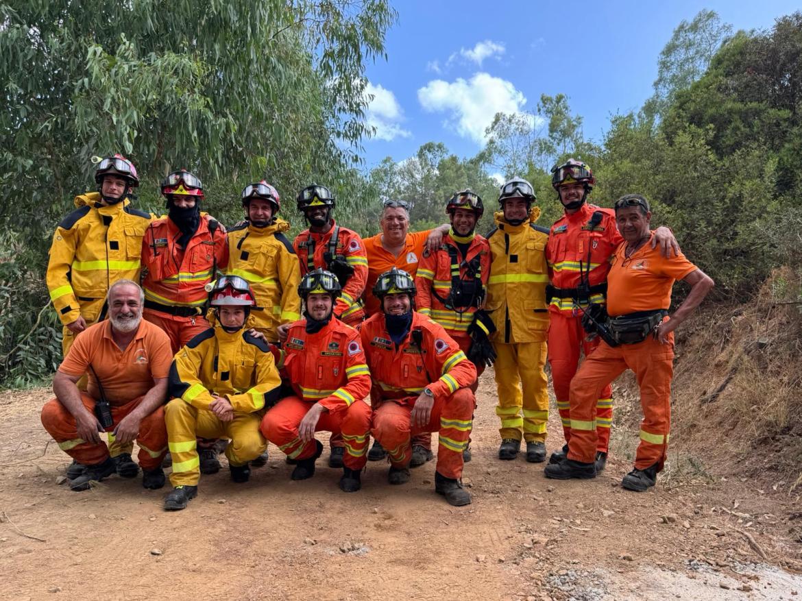 I volontari del Parco impegnati nello spegnimento degli incendi in Sardegna