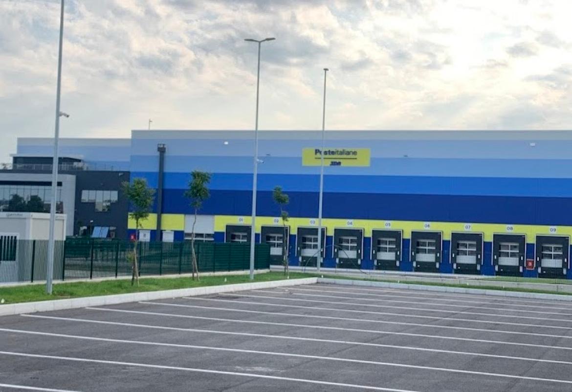 Assalto notturno di una banda di venti persone alla logistica delle Poste di Vidigulfo