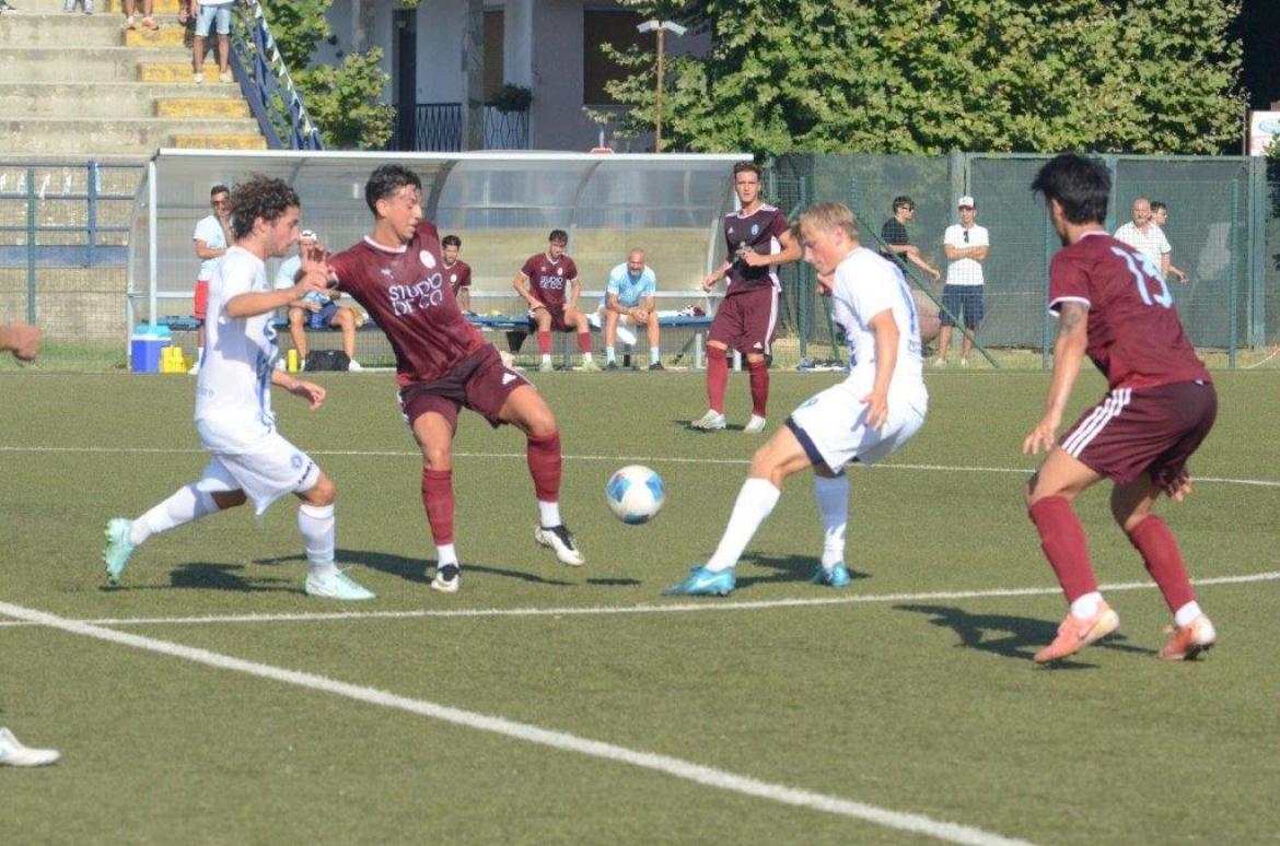 Calcio, Eccellenza - Il Vigevano 1921 non sfigura con il Pavia Calcio: passano i ticinesi 0-2