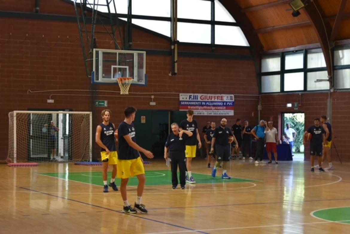 Basket, serie B, coach Salieri sul pre-raduno della Elachem Vigevano: «E' stato molto positivo, lavoriamo per costruire la nostra identità»