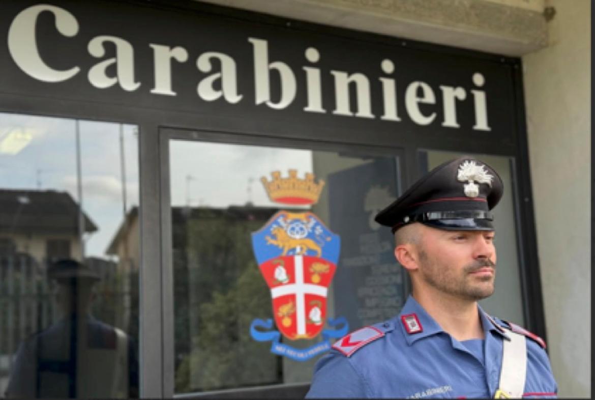 Erano ai domiciliari, sono stati trovati in giro dai carabinieri e riarrestati