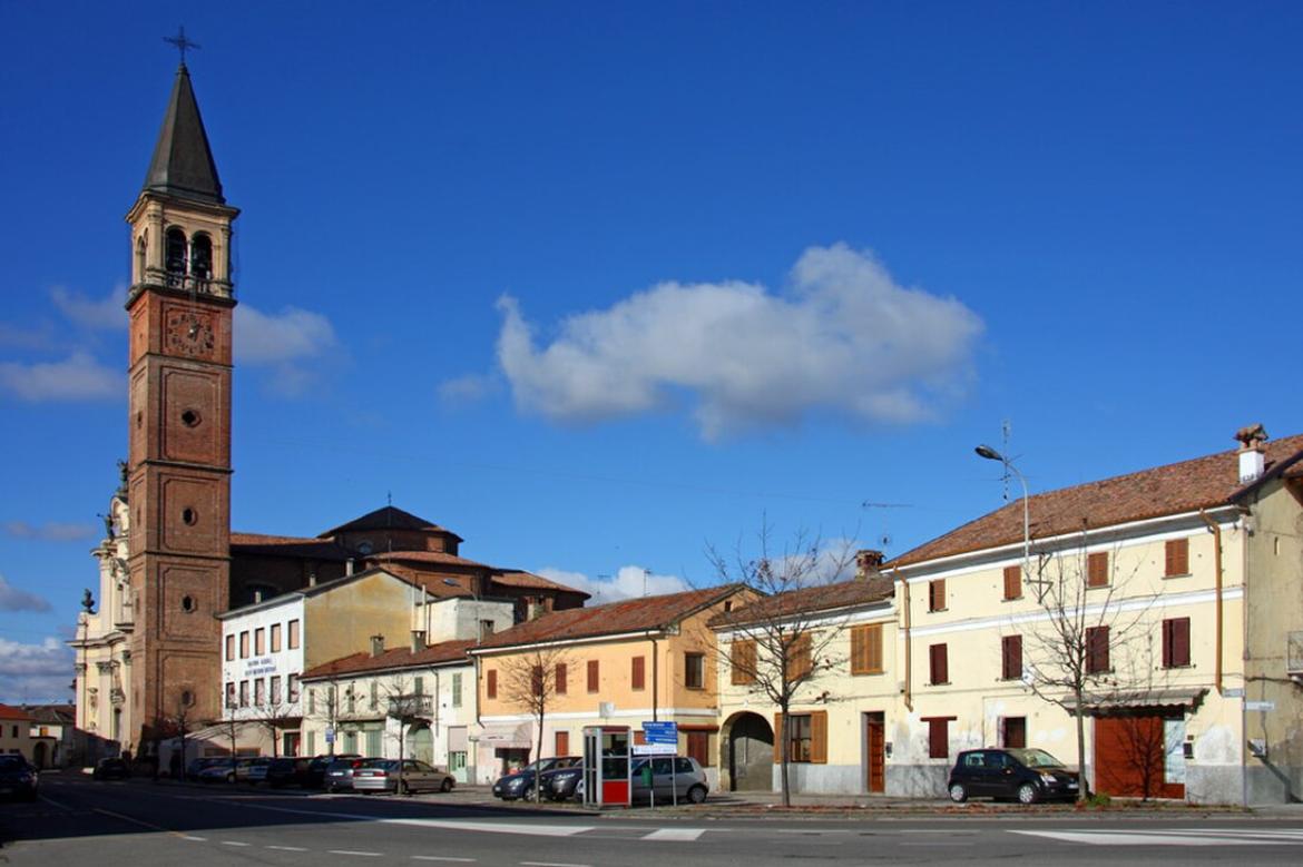 «Le campane mi disturbano, risarcitemi»