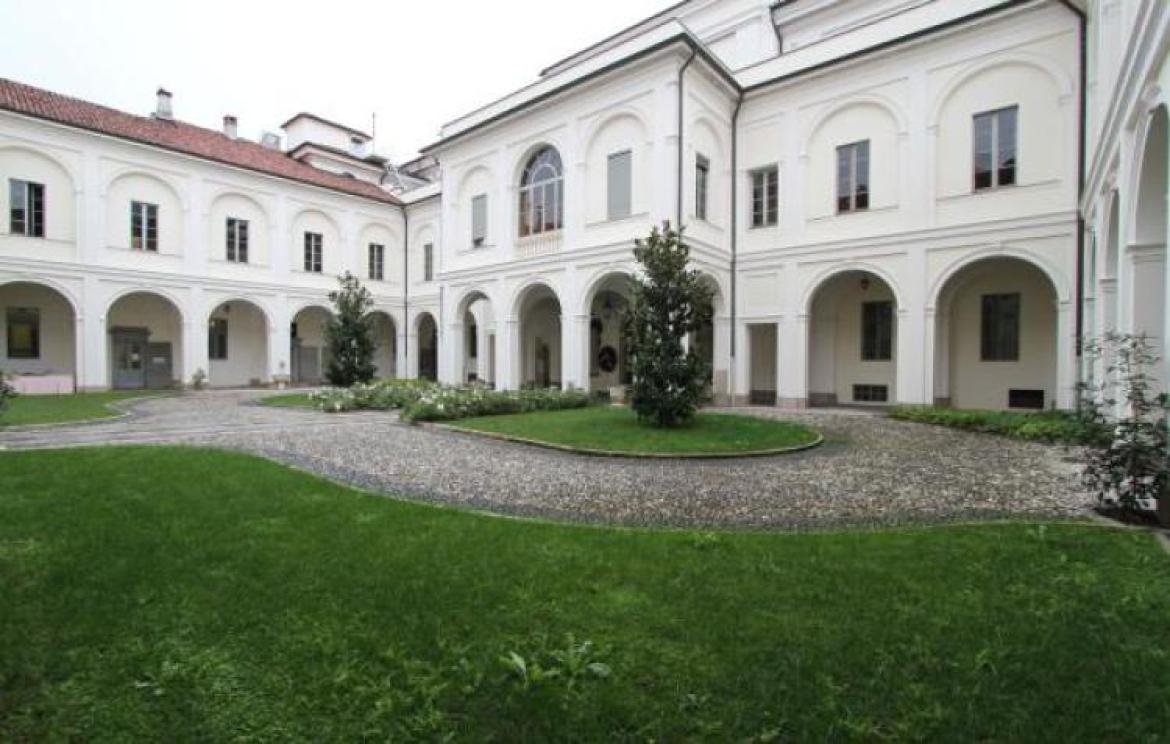 Nuovo settore e nuovo dirigente assunto dal sindaco: interrogazione dei cinquestelle