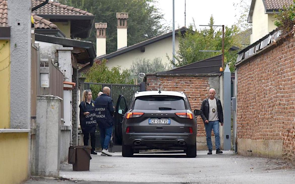 I trasferimento dei soldi, parla la mamma dell'indagato: «Avevamo bisogno di contanti per pagare le spese legali»