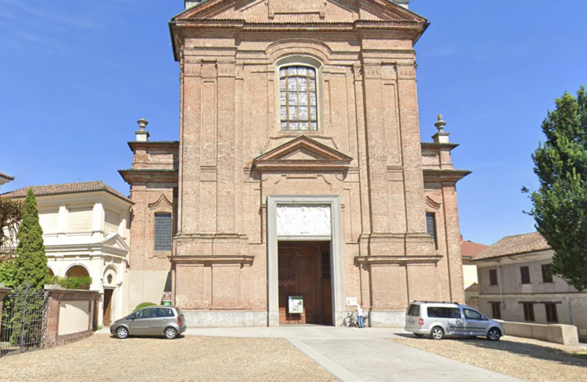 Ladri nella chiesa di Santo Stefano a Robbio. C'è l'effrazione ma non rubano nulla