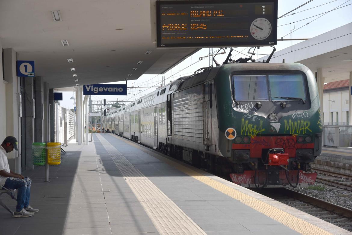 Martedì nero per la Milano-Mortara. In mattinata ritardi fino a 124 minuti e sei treni soppressi