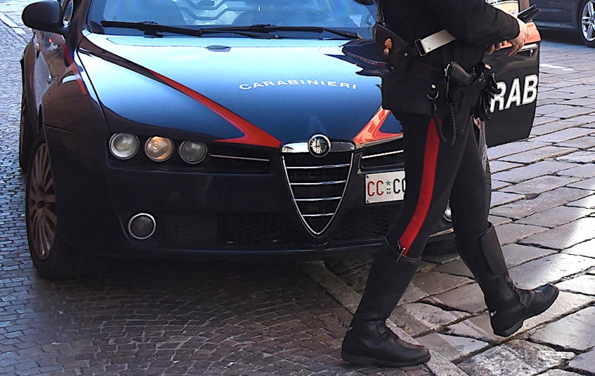 Vigevano, ruba l’auto del sacerdote  e usa il suo bancomat: denunciato