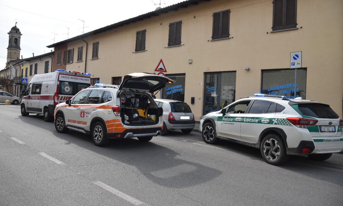 Gambolò, ciclista investita da furgone di un corriere
