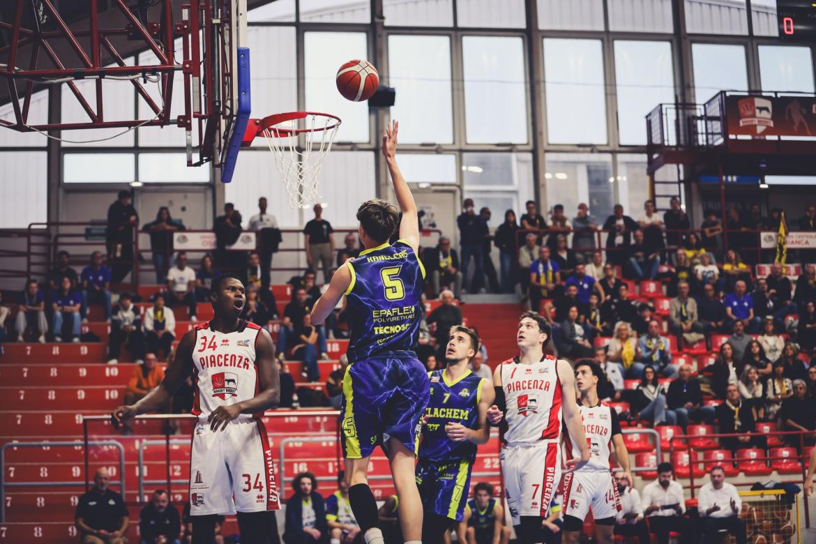 Basket, serie B, la Elachem Vigevano si complica la vita ma passa a Piacenza contro la Bakery (79-88)