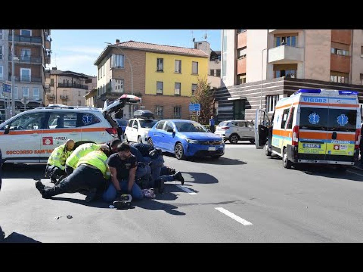 Vigevano: soccorso sul piazzale della stazione, dà in escandescenza e inveisce contro gli operatori