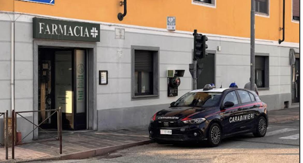 Palestro, tenta di rubare cosmetici dalla farmacia e spintona il direttore: denunciato per rapina impropria