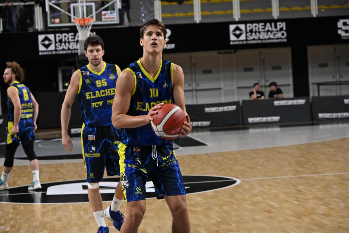 Basket, serie B: la Elachem Vigevano combatte fino alla fine ma a passare è San Vendemiano (96-90)
