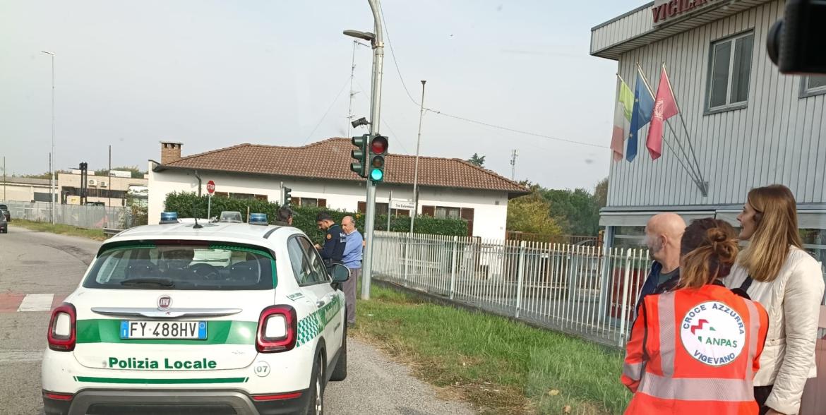 Causa un incidente e non si ferma: caccia all'auto pirata