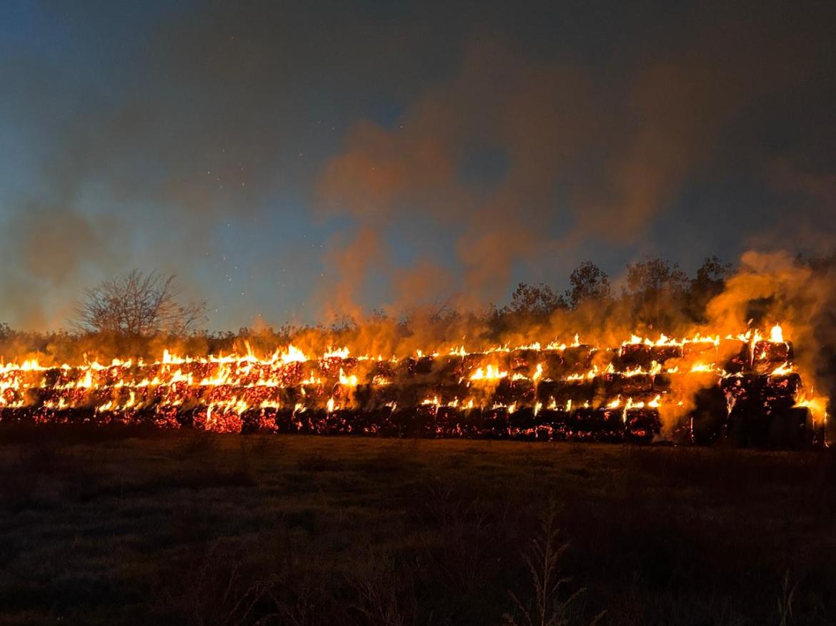 A Frascarolo sono bruciate 300 rotoballe di fieno