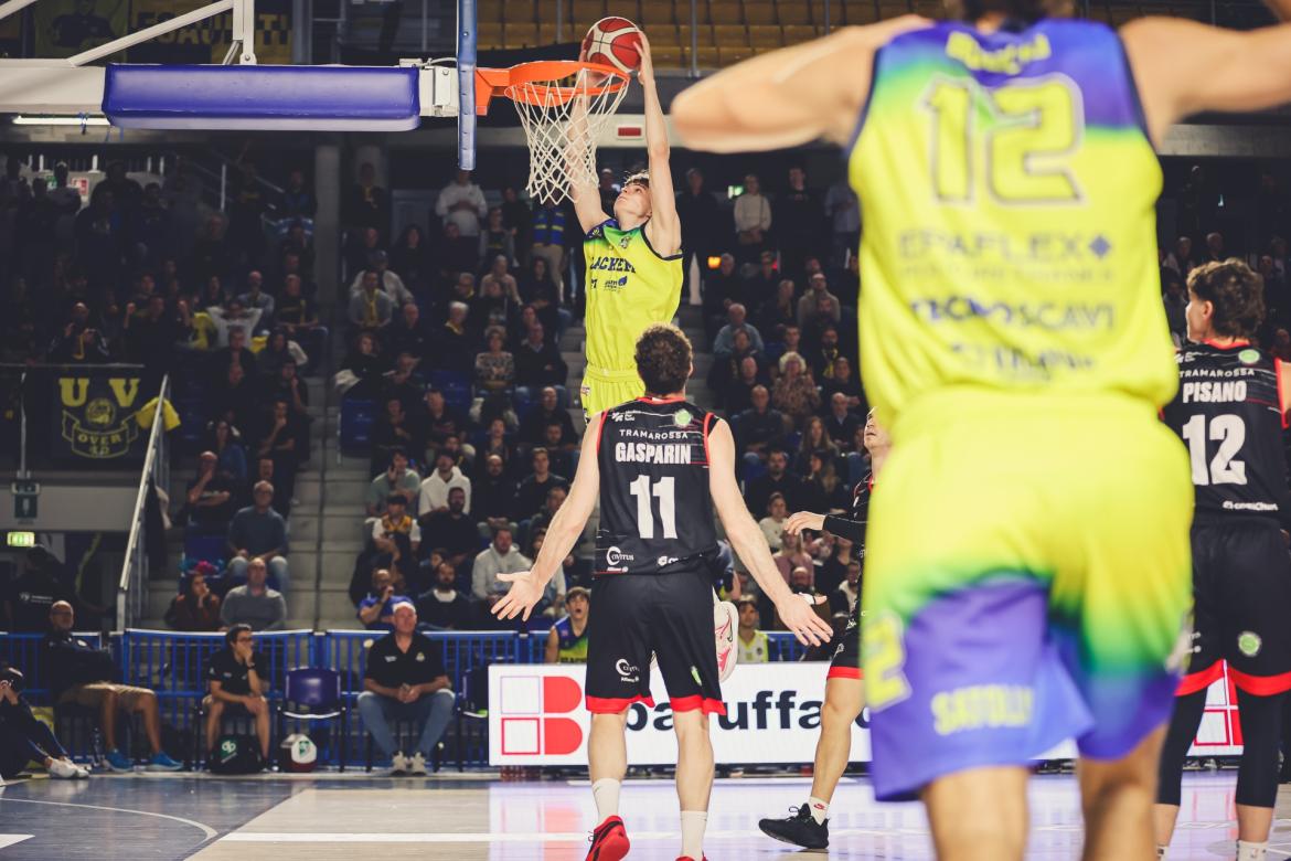 Basket, serie B, Elachem Vigevano da 16/28 da 3 punti: spazzata via Vicenza (110-79)