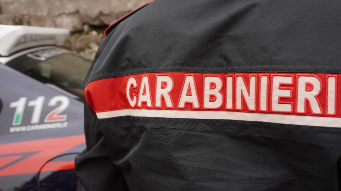 Arrestato a Pavia un 83enne: si presenta in caserma con l’ex moglie, da cui avrebbe dovuto tenersi a distanza per ordine del giudice