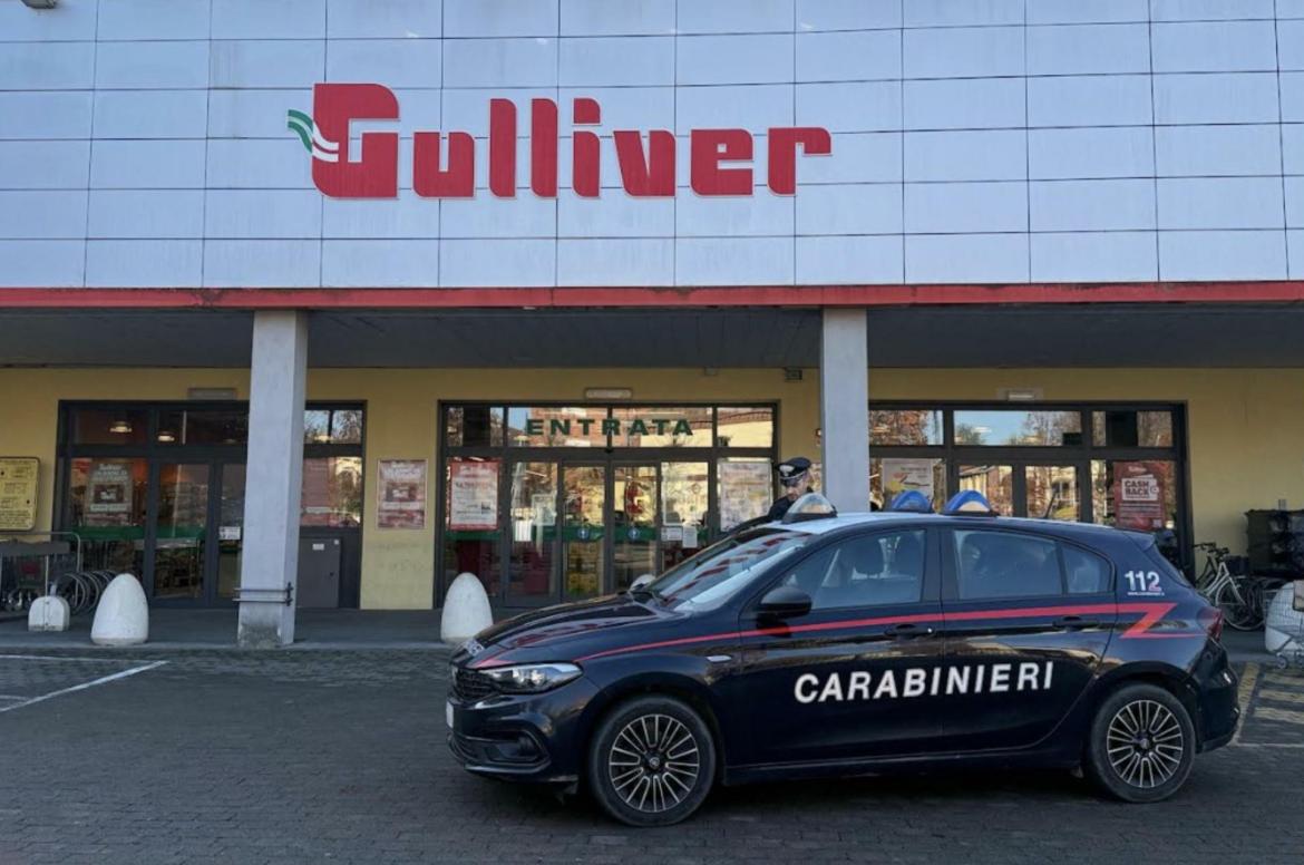 Mortara, rapina impropria al supermercato. Denunciati due giovani