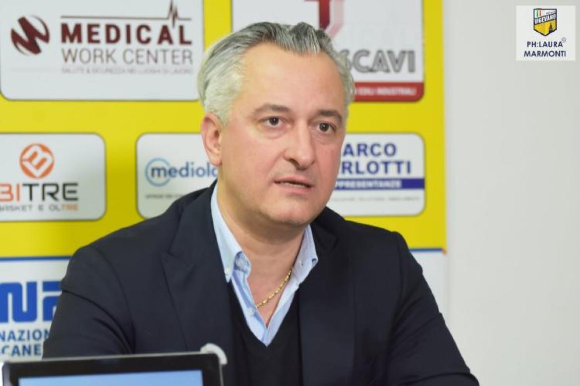 Basket, serie B: sabato pomeriggio la Elachem Vigevano sfida la capolista Legnano. L'ex-coach ducale Paolo Piazza: «Sarà una grande emozione»