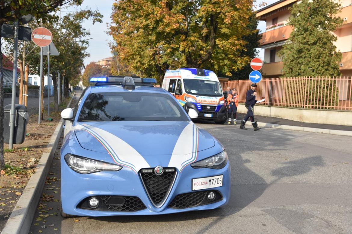 Vigevano, violento litigio in strada tra due uomini. Intervengono gli agenti del Commissariato