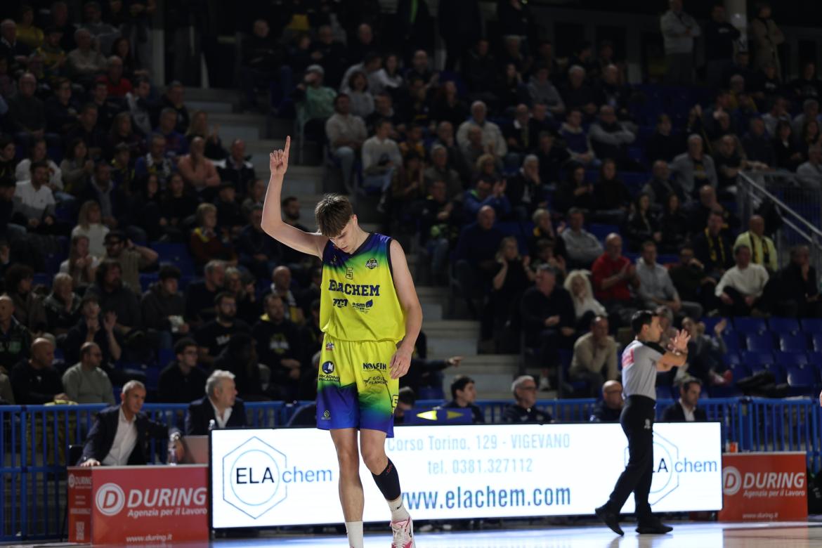 Basket,  serie B: la Elachem Vigevano non si ferma più: battuta anche Treviglio (78-63)