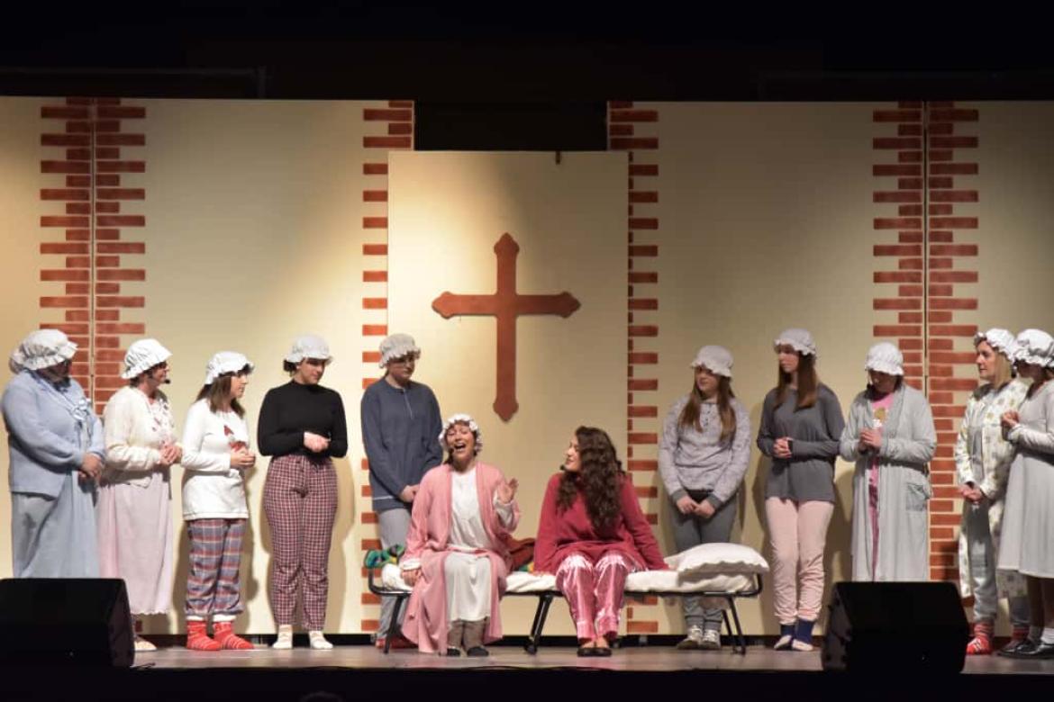 Comicità, canto, riflessioni: sul palco il Gruppo Giovani Parona