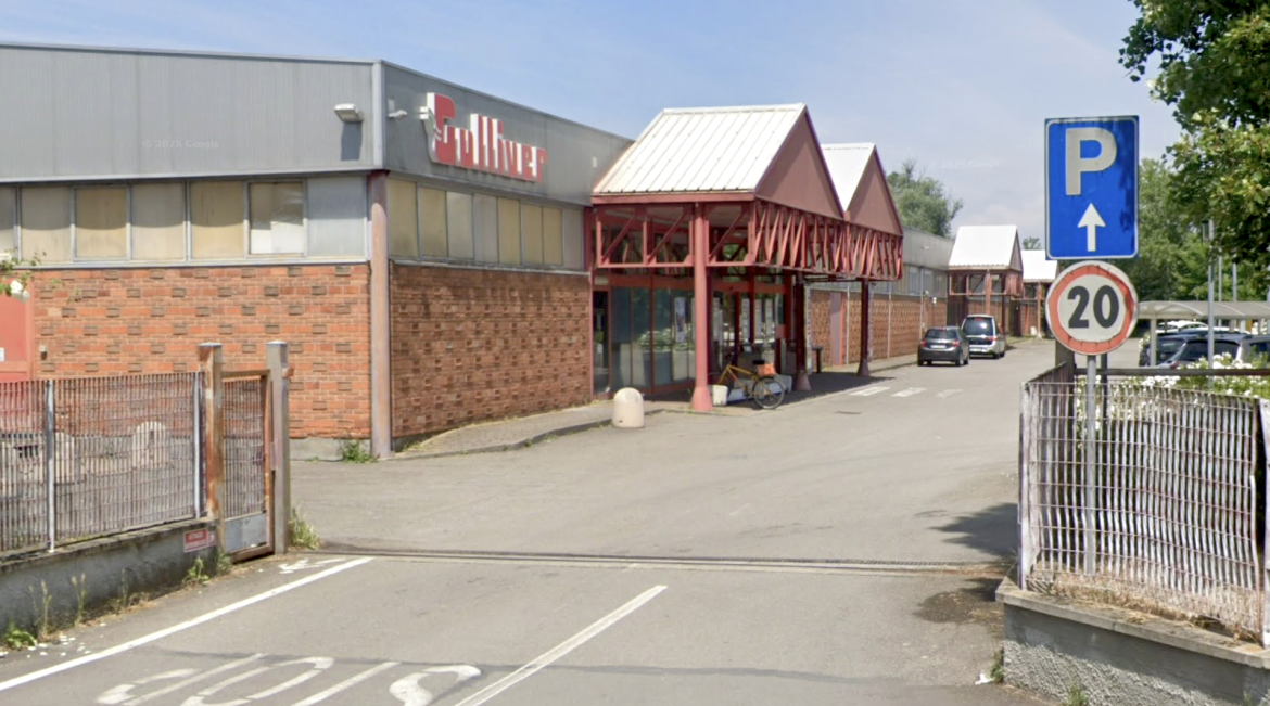 Assalto al supermercato: scatta l'allarme, ma i ladri riescono ad aprire la cassaforte 