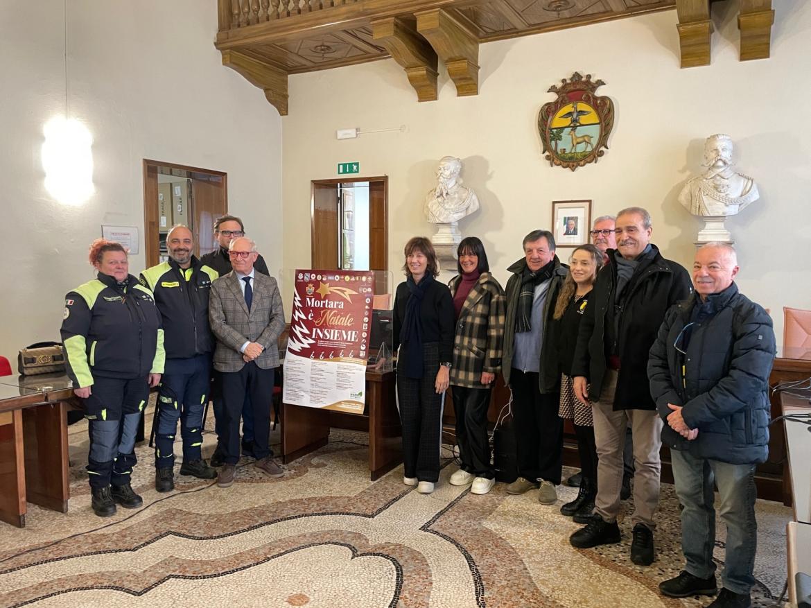 Mortara, il commissario prefettizio e le associazioni cittadine presentano “è Natale insieme”