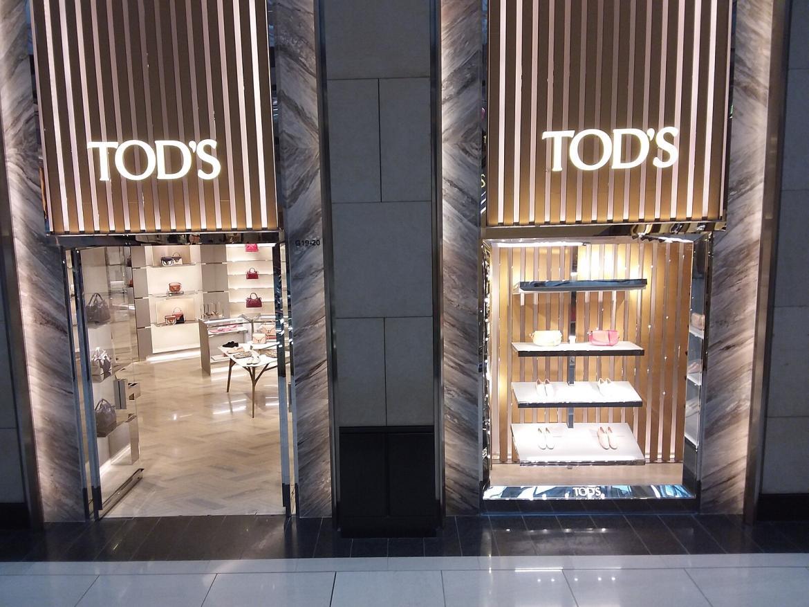 Tod’s e l’accusa di caporalato in opifici subfornitori (uno a Vigevano), l’azienda: «Sarà garantita la dignità dei lavoratori»