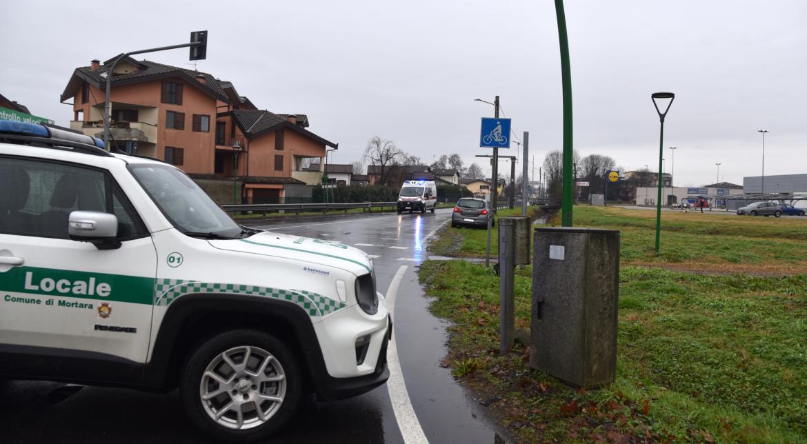 Investita a Mortara lungo strada Pavese