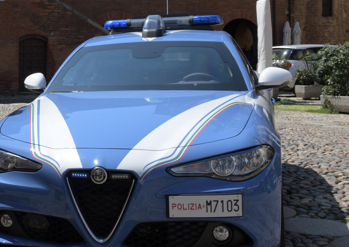 Una taxista sorpresa alla guida sotto effetto di stupefacenti