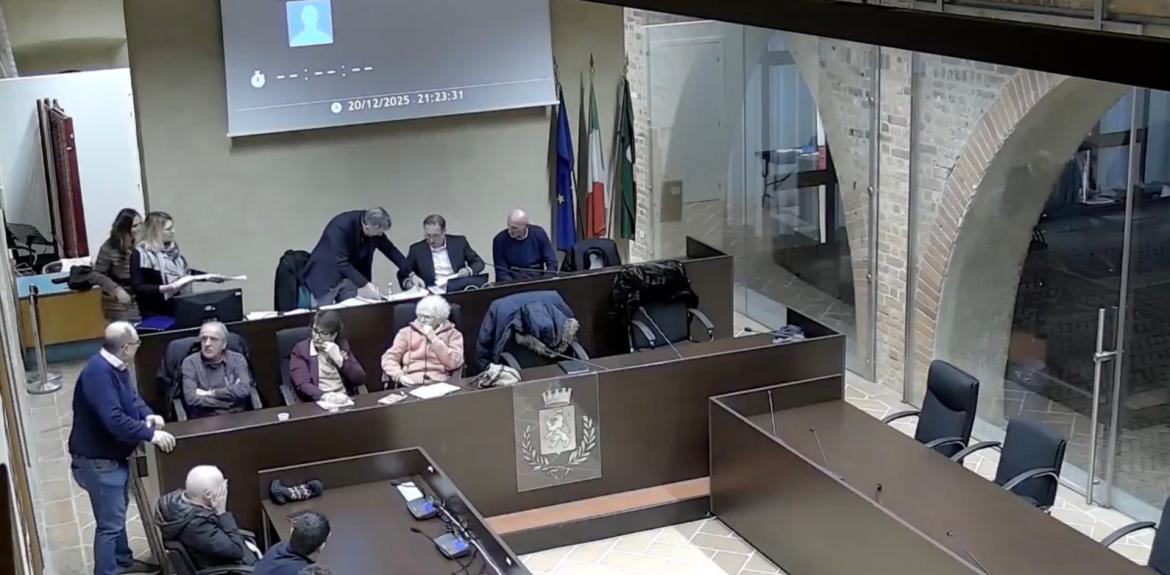 Una crepa in maggioranza sull'azienda consortile