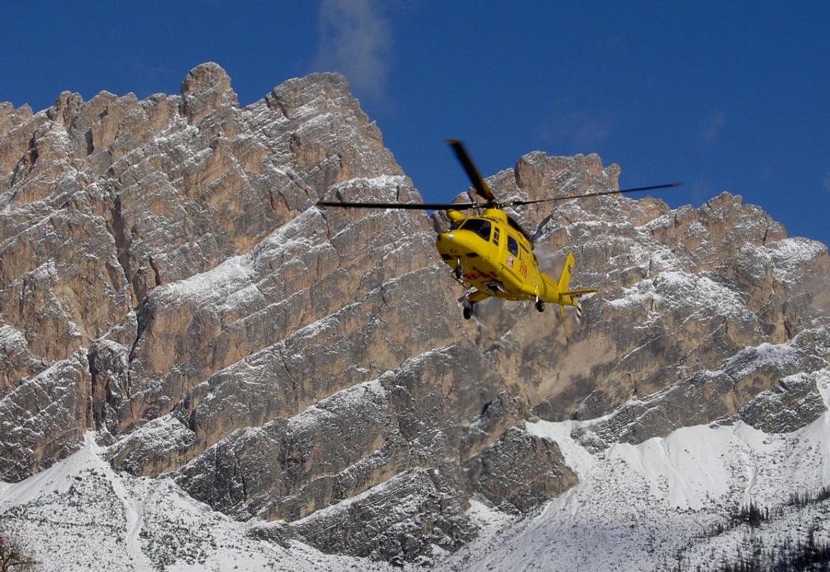 Cade dalla seggiovia: grave un 32enne di Mortara