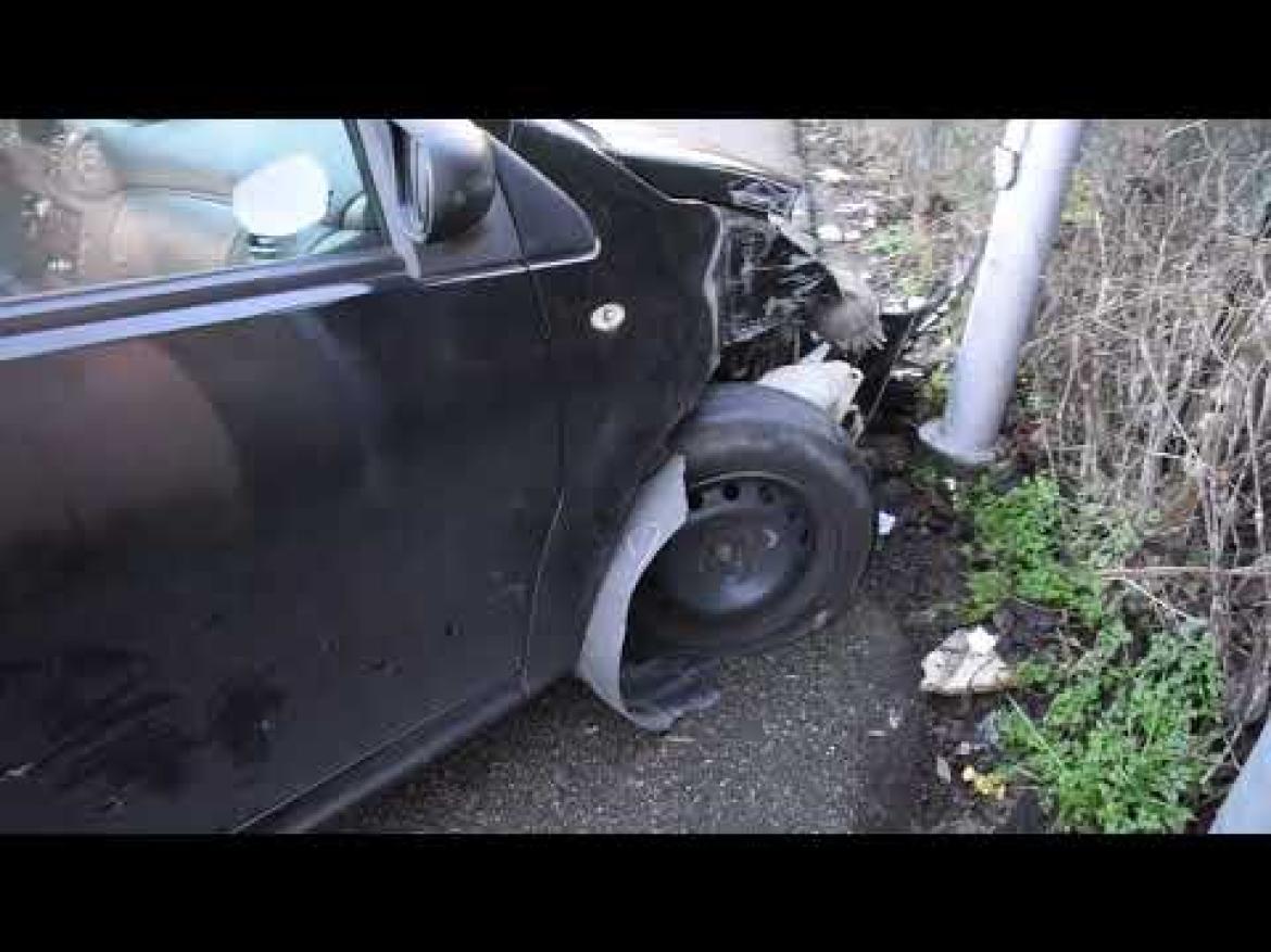 Vigevano: violento impatto tra due auto