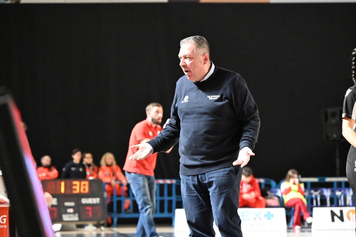 Basket, serie B: la Elachem Vigevano alle prese con gli acciacchi prepara la sfida di Vicenza