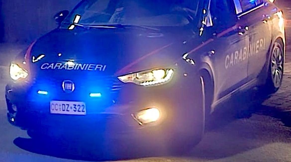 Il proprietario torna in tarda serata e trova la casa a soqquadro