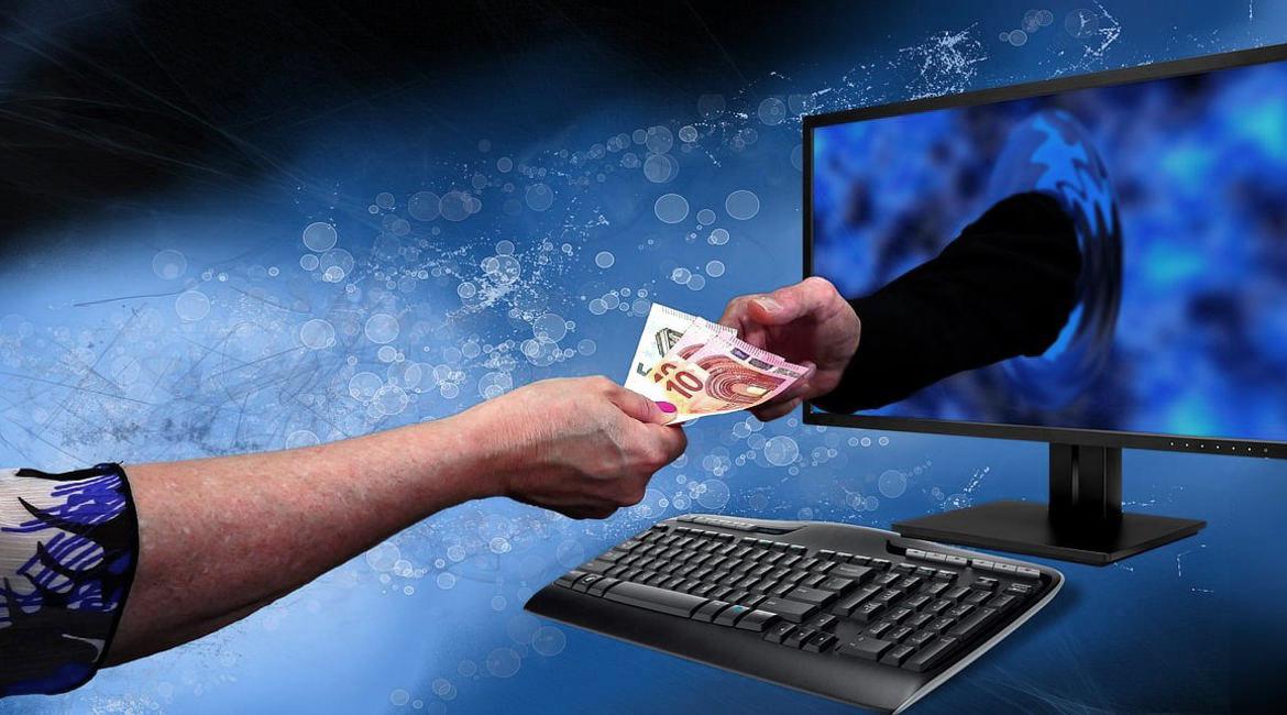 Voghera, truffe online: la polizia denuncia tre persone