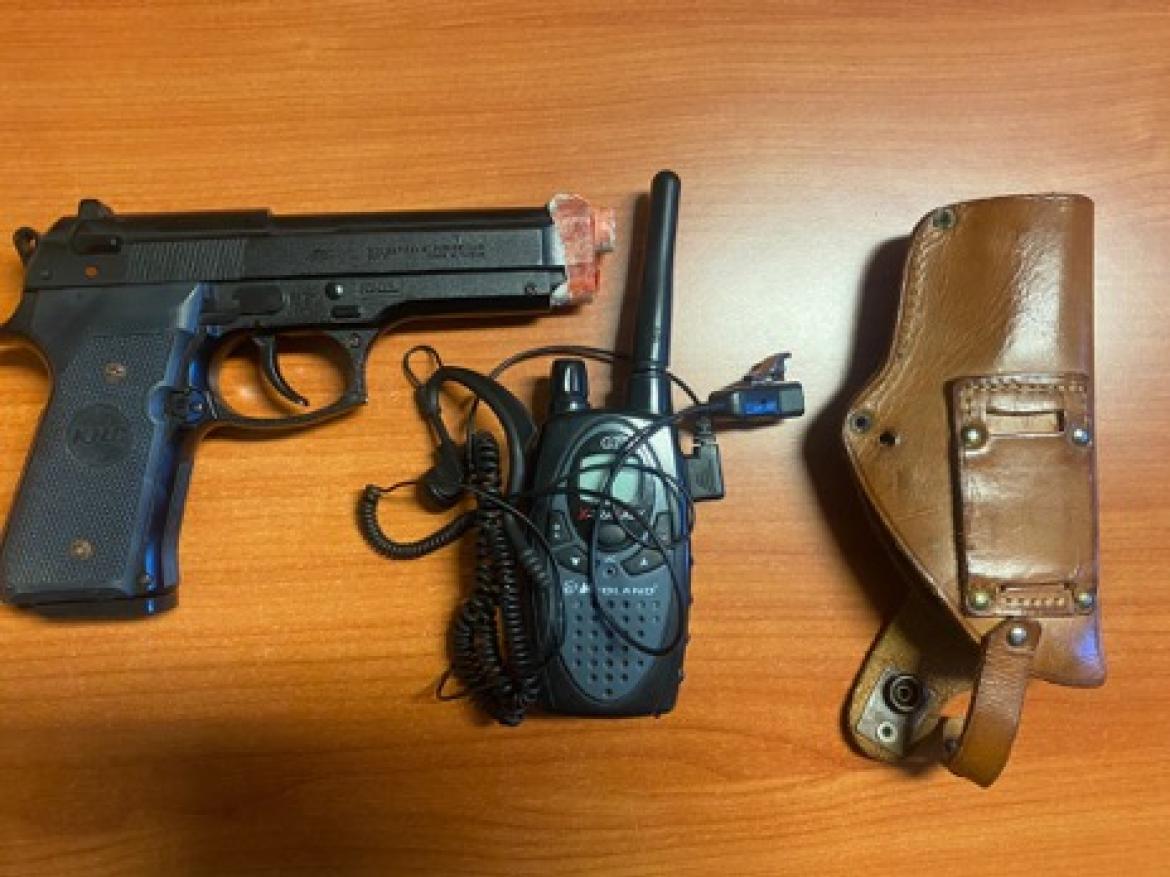 Festa di carnevale per giovanissimi, spunta la pistola contraffatta