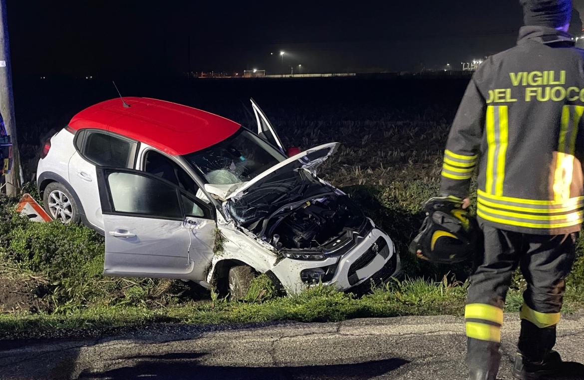 Bicicletta fuori strada, investita dall'auto in transito tra Mortara e Olevano 