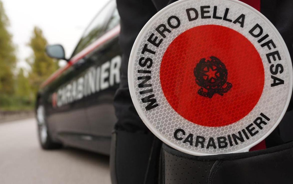 Abbiategrasso, fermati su uno scooter rubato: due giovani denunciati per ricettazione 