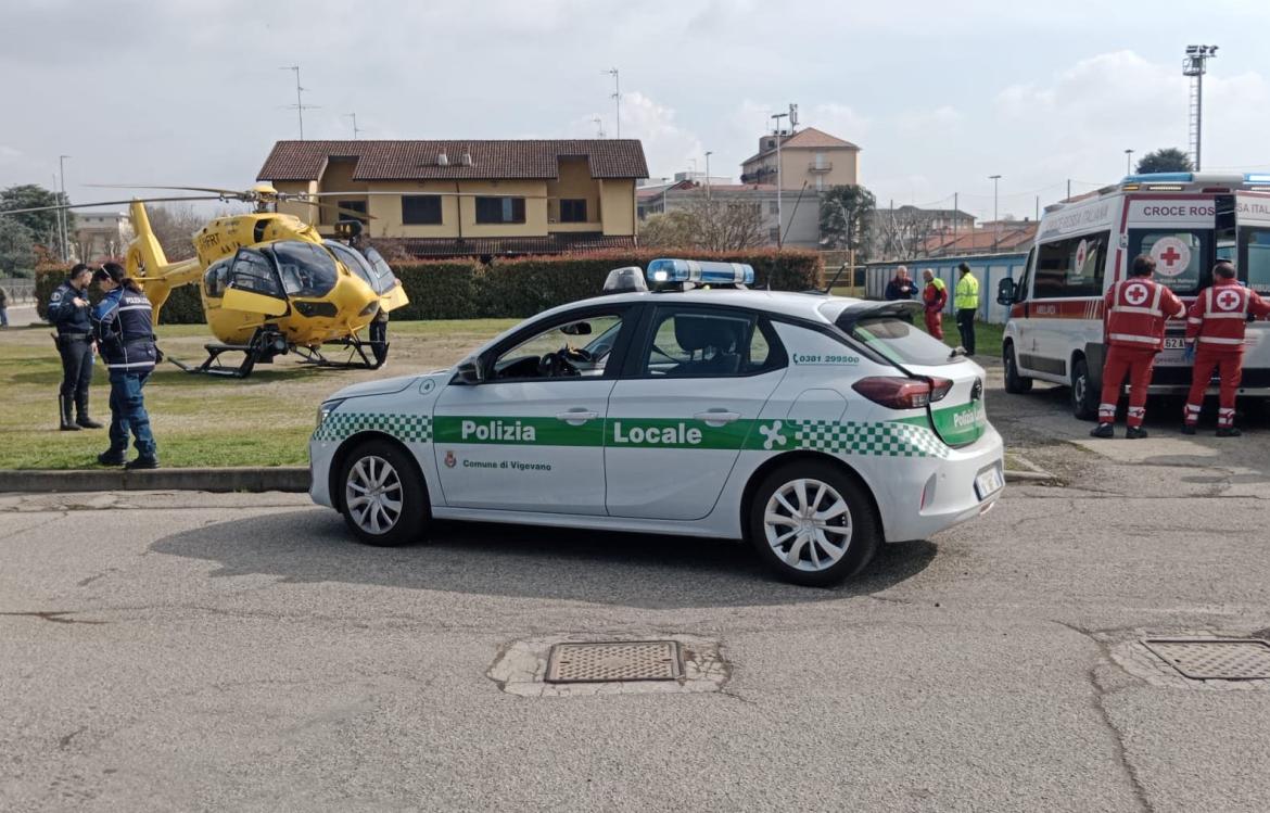 Vigevano, bambina perde i sensi all&rsquo;asilo. Trasferita in ospedale con l&rsquo;elisoccorso