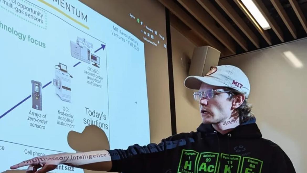 &laquo;Cos&igrave; i robot potranno riconoscere gli odori&raquo;: lo studio di un vigevanese