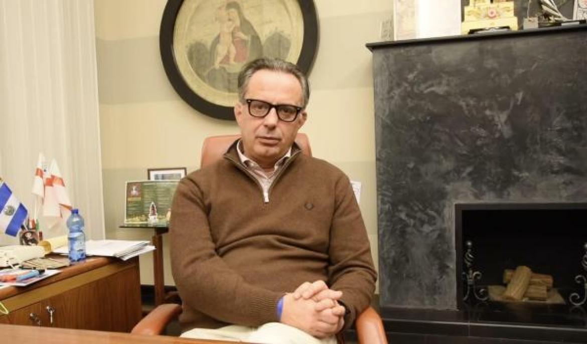 Forza Italia lo boccia come candidato ma gli assessori azzurri restano con Ceffa