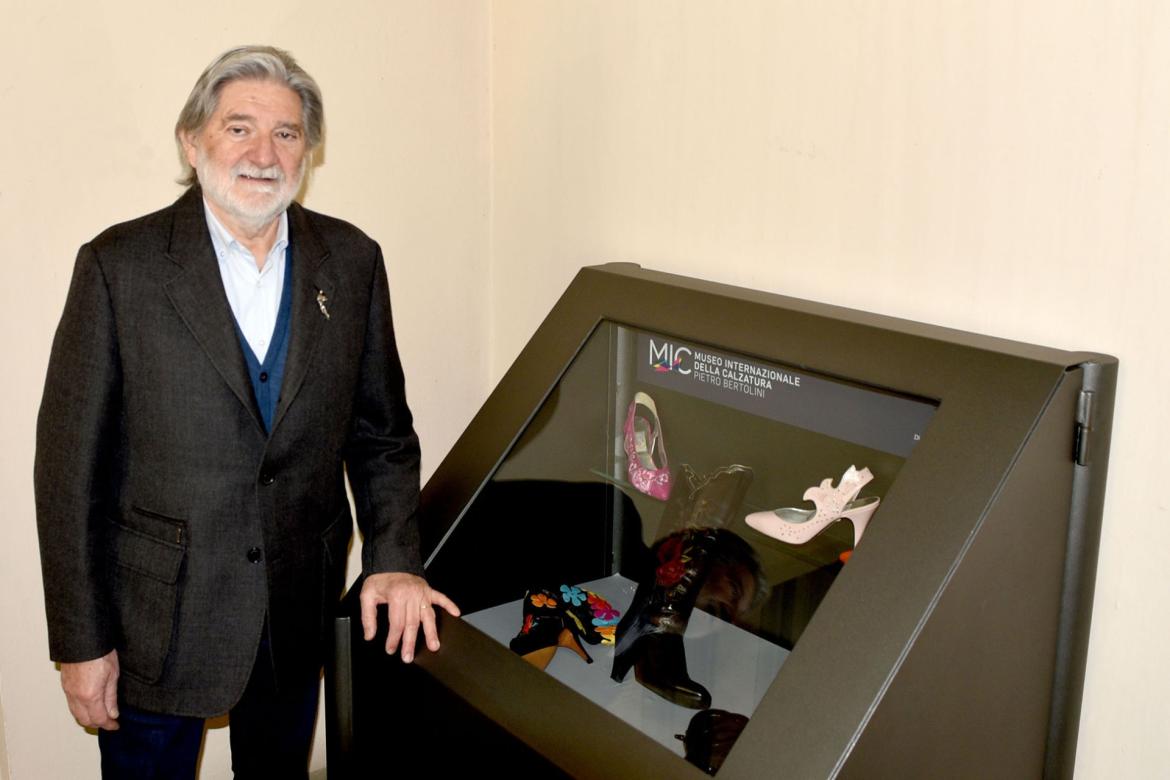 Il Comune di Vigevano accoglie le calzature dello stilista Gianpietro Papa
