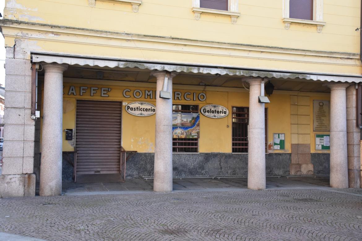 Gambol&ograve;, preoccupazione sul futuro dell'ex Caff&eacute; Commercio. L'opposizione chiede di vedere i locali