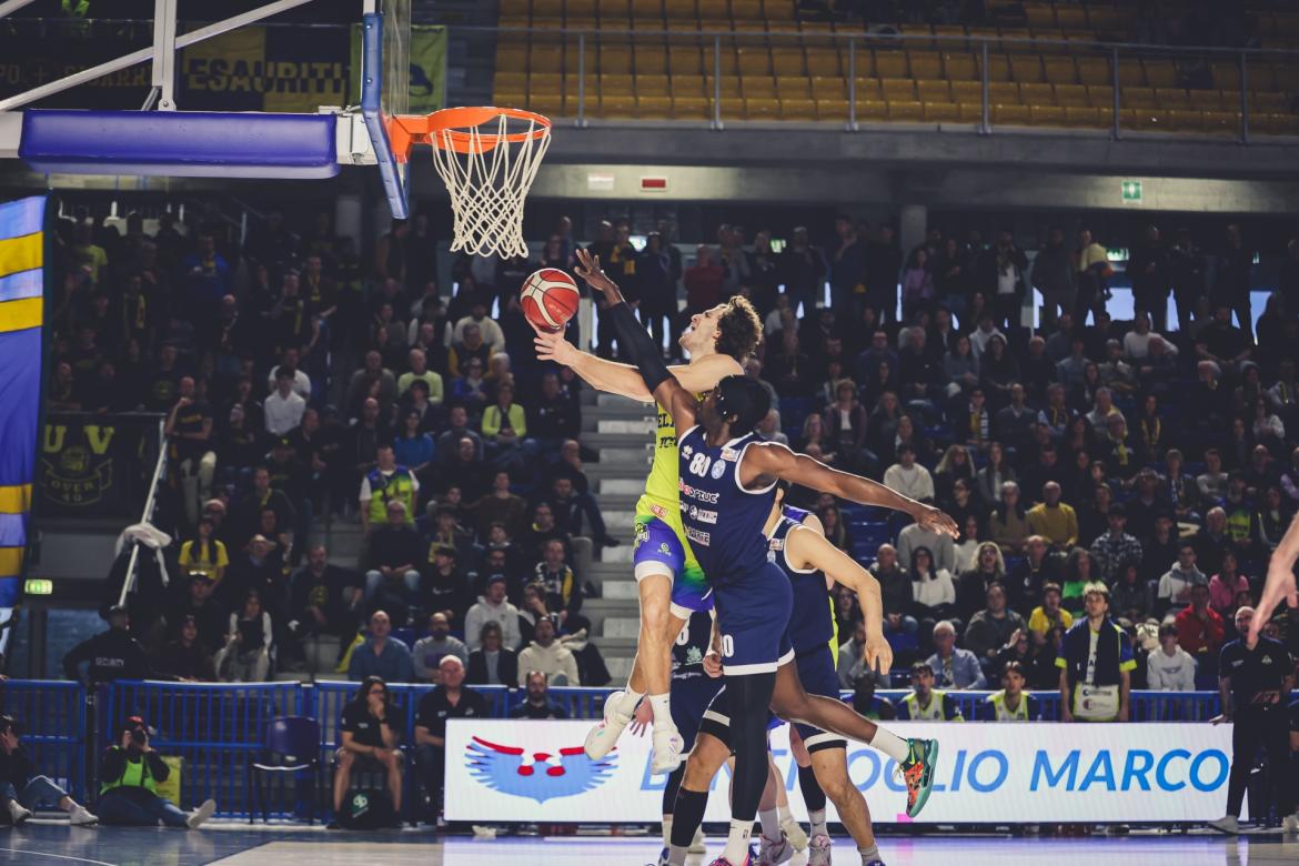 Basket, serie B, la risposta della Elachem Vigevano: Capo d'Orlando piegata 93-77
