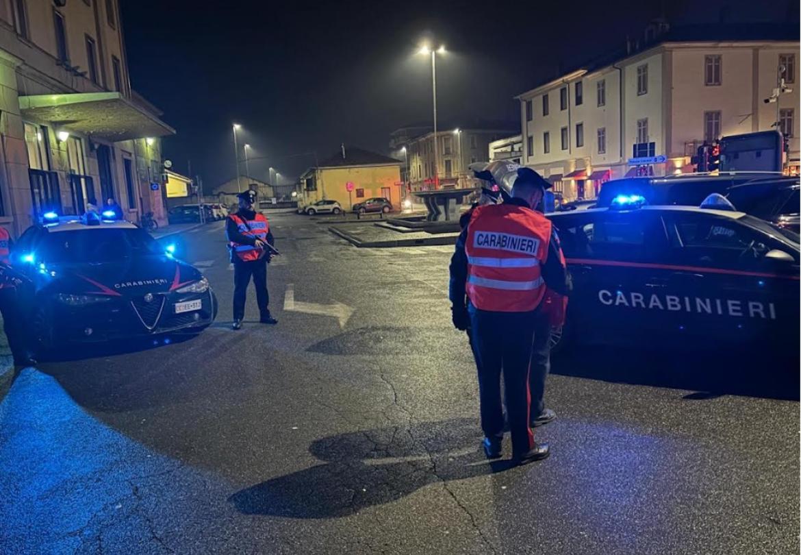 Avevano aggredito e rapinato un 29enne nella zona della stazione di Mortara: quattro giovani denunciati. Tra loro anche un minorenne