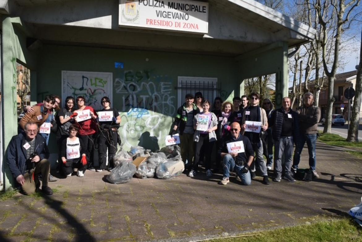 Vigevano, i cittadini in azione per la "Giornata del Verde Pulito"
