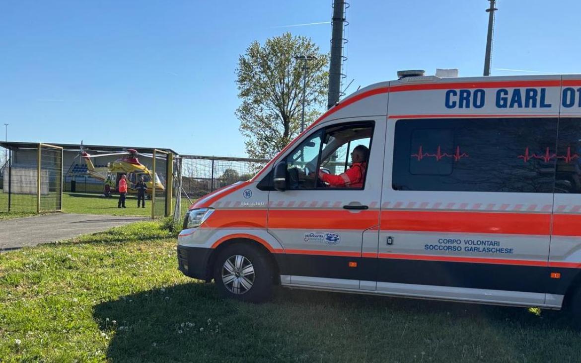 Lomello: 57enne soccorso in codice rosso dopo una caduta dalla bici